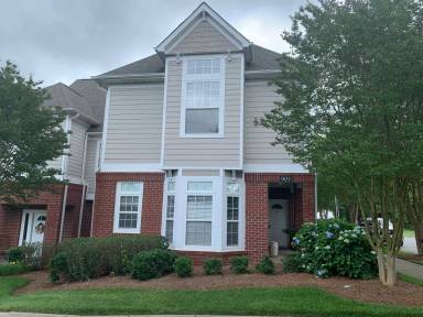 Main picture of 905 Central Park Cir