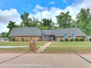 Main picture of 220 Cherry Creek Dr