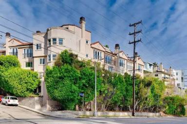 Main picture of 3401 Barham Blvd