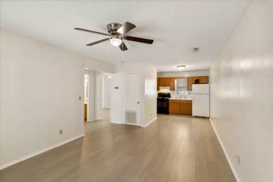 Main picture of 18 Bearwood Dr