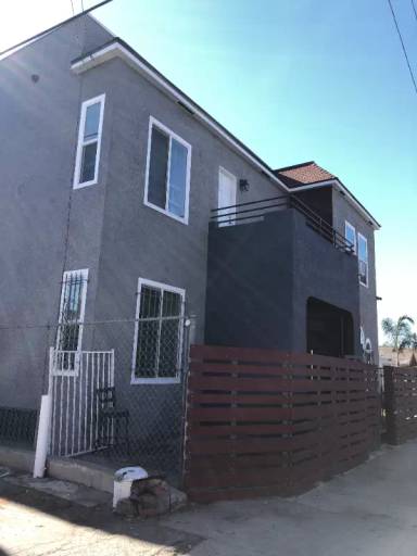 Main picture of 316 W 59th Pl