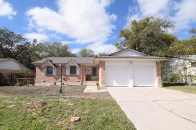 Main picture of 1011 Pine Dr