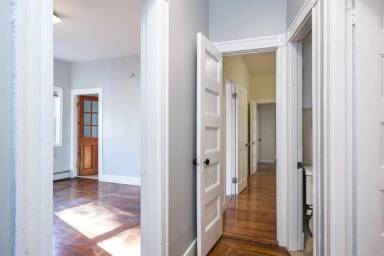 Main picture of 28 Moreland St