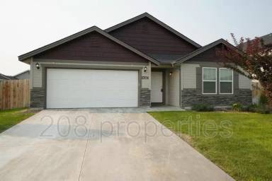 Main picture of 1701 W Crystal Falls Ave
