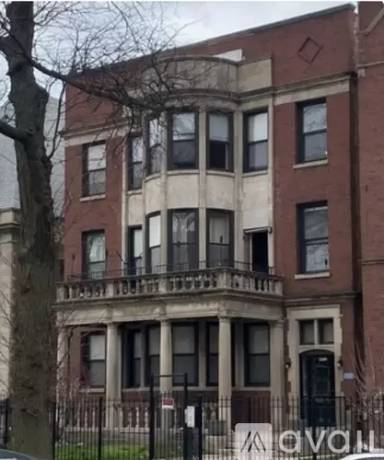 Main picture of 4711 S Michigan Ave