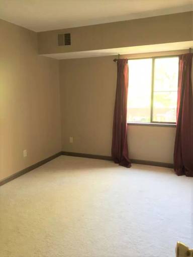 Main picture of 802 Stratford Dr