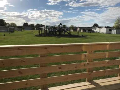 Main picture of Holiday Mobile Home Court