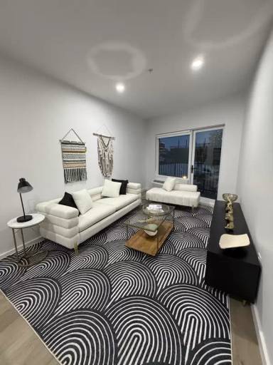 Main picture of 486 Market St