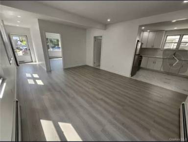 Main picture of 4558 172nd St