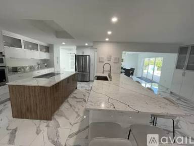 Main picture of 5200 West Blvd
