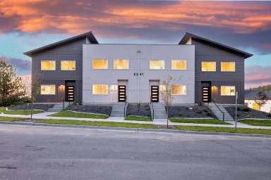 Main picture of 4422 E Queen Ave
