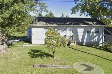 Main picture of 307 Hand Ave
