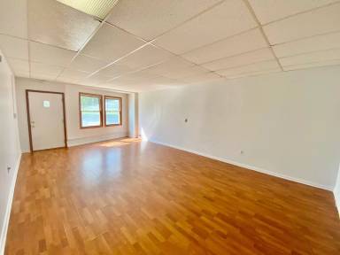 Main picture of 400 Perrin St