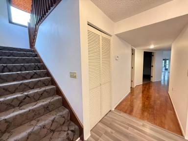 Main picture of 6004 Courtside Dr