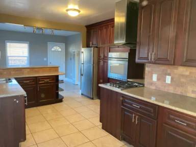 Main picture of 1515 27th Ave