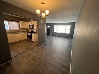 Main picture of 3238 S Compton Ave