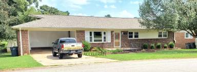 Main picture of 310 Watkins Rd
