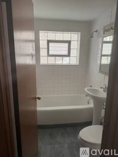 Main picture of 2210 N Harlem Ave