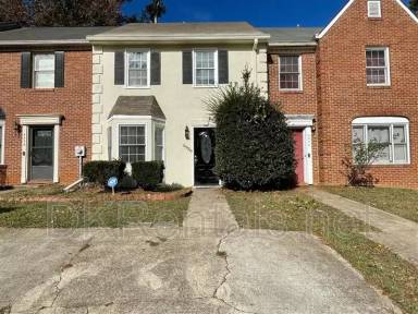 Main picture of 2930 Governors Ct