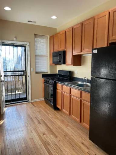 Main picture of 847 E 64th St