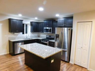 Main picture of 4983 Orbit Ave NE
