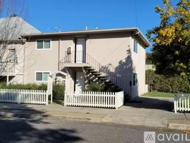 Main picture of 900 Laurel St