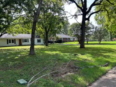 Main picture of 1311 Sulphur Springs Rd