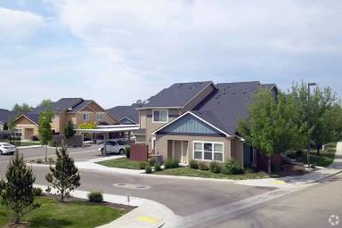 Main picture of Centerpoint Townhomes