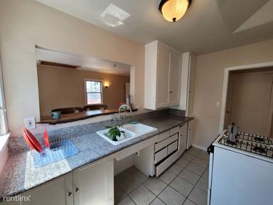 Main picture of 2259 1/2 W 20th St