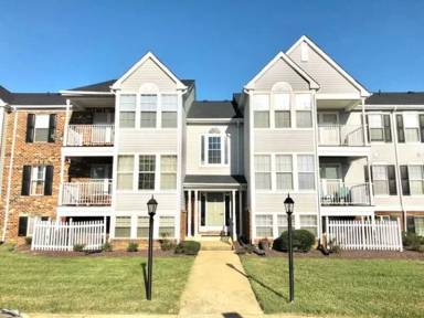 Main picture of 9389 Horse Castle Ct
