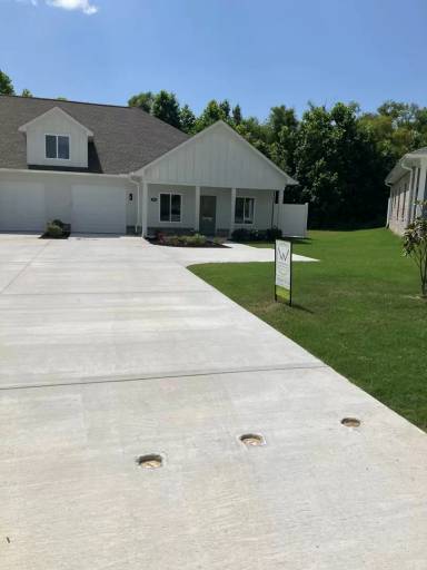 Main picture of 183 Willowbrook Dr