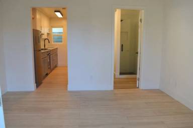 Main picture of 327 Locust St