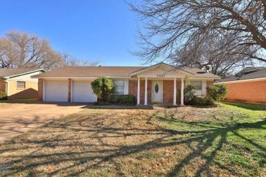 Main picture of 2901 Salinas Dr
