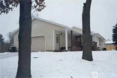 Main picture of 880 Columbus St NE