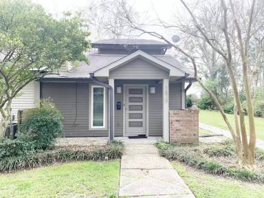 Main picture of 5628 Moorstone Dr