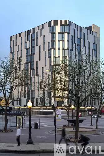 Main picture of 1611 West Division Apartments
