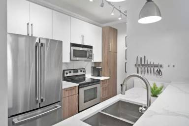 Main picture of 334 S 3rd St
