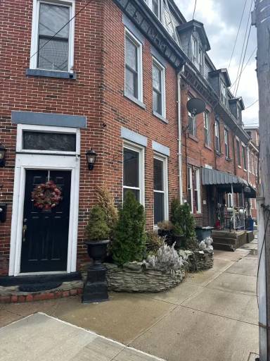Main picture of 97 S 22nd St