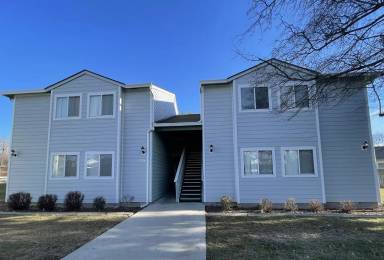 Main picture of 1718 S Eagleson Rd