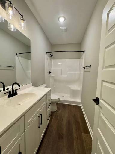 Main picture of 858 W Main St