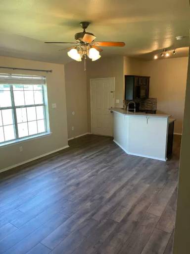 Main picture of 113-41 Lindas Creek Ln