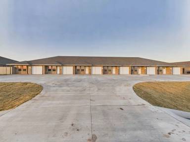 Main picture of 10474 Tierra Santa