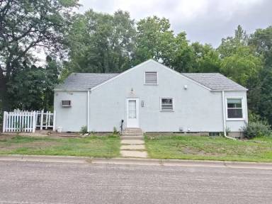 Main picture of 4040 Yates Ave N