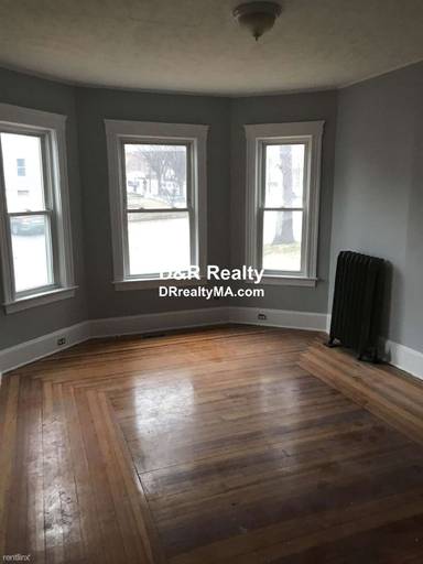 Main picture of 105 Temple St