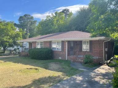 Main picture of 1306 College St