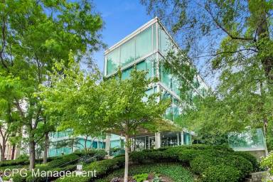 Main picture of 3120 S Indiana Ave