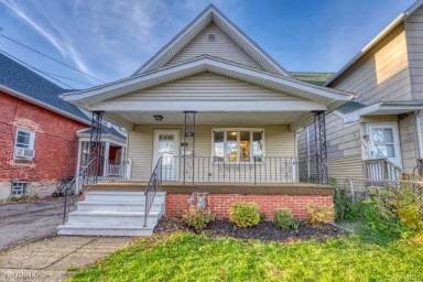Main picture of 462 Broad St