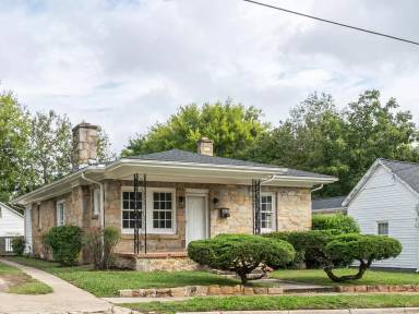 Main picture of 1113 E Martin St