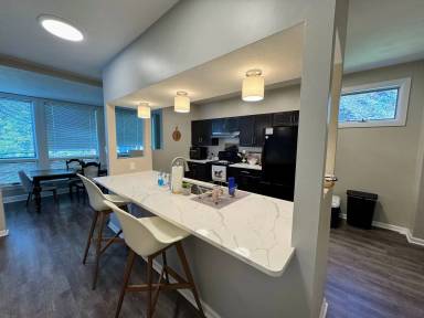 Main picture of South Oakland Rowhome