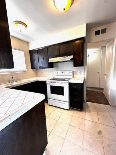 Main picture of 1528 E Garland Ave